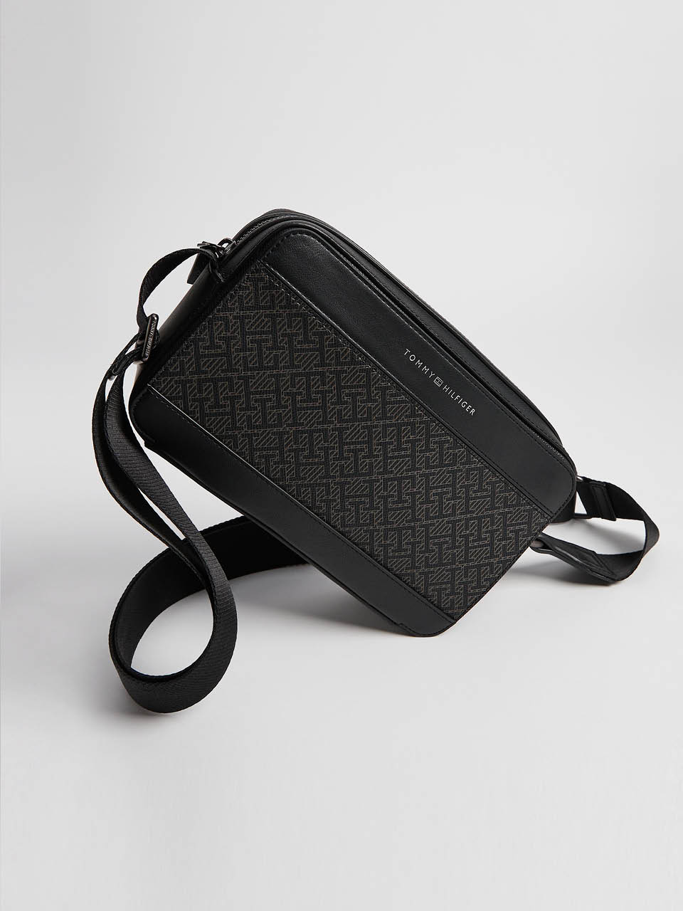 Tommy hilfiger crossbody bag mens sale